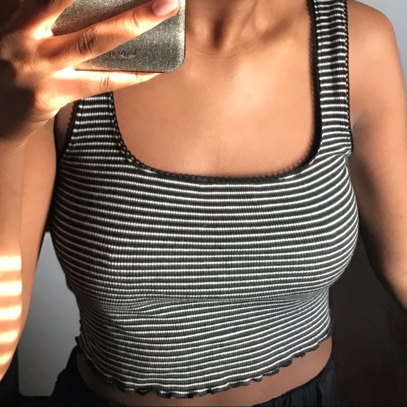 Square Neck Crop Top - Picture 2 of 3